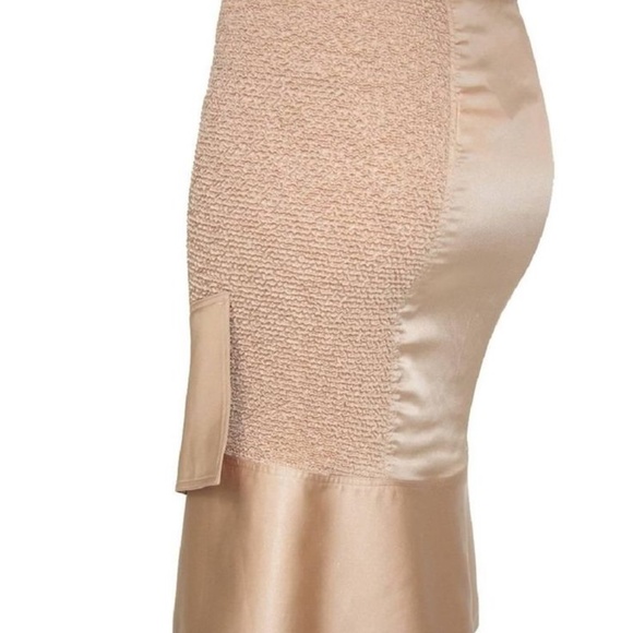 VINTAGE GUCCI BY TOM FORD BLUSH NUDE SILK SKIRT S/S 2004 RUNWAY COLLECTION - Picture 4 of 10